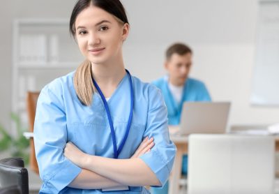 Auxiliaire puériculture vs aide-soignante