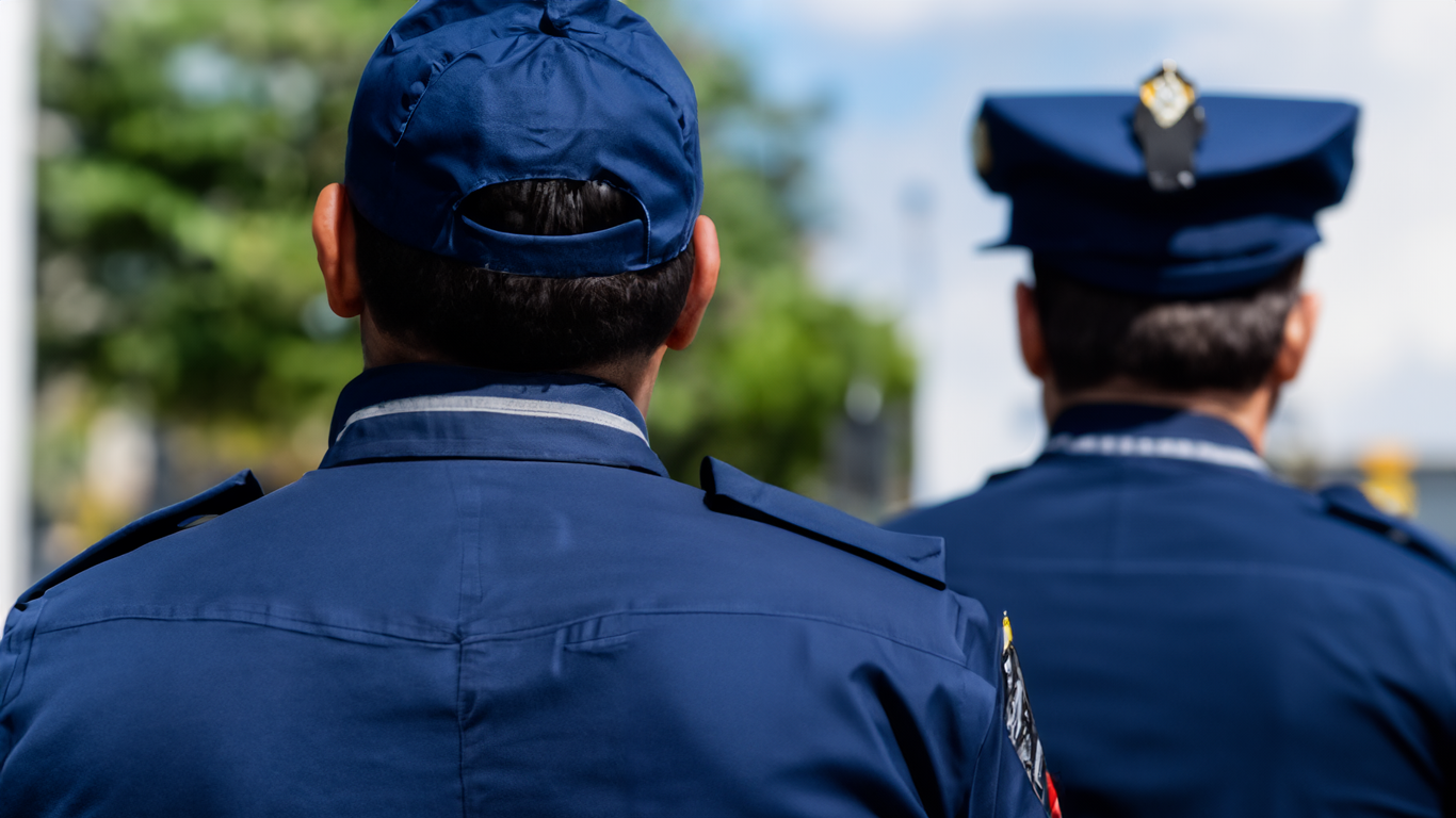 Gendarme vs Gardien de la Paix